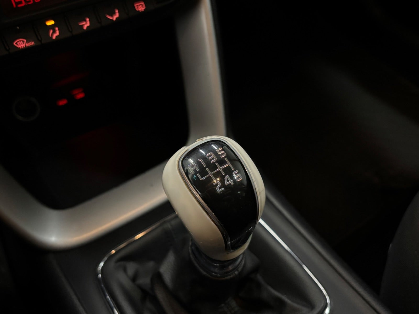 Brun Kia Ceed fra 2014