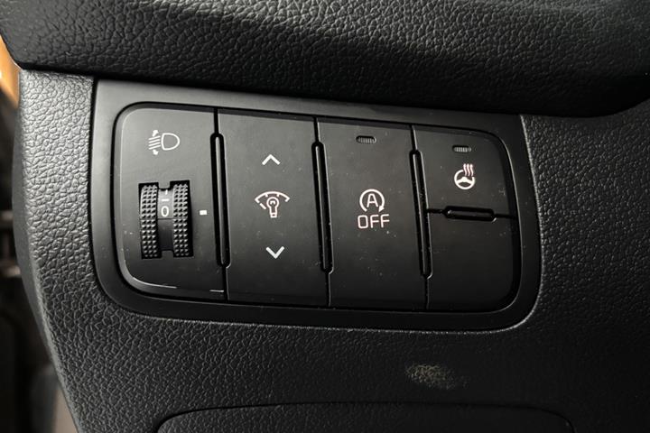 Brun Kia Ceed fra 2014