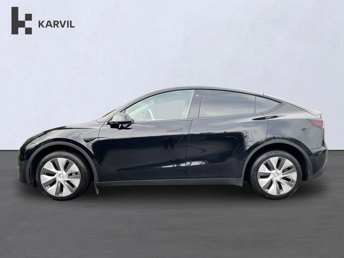 Sort Tesla Model Y fra 2022