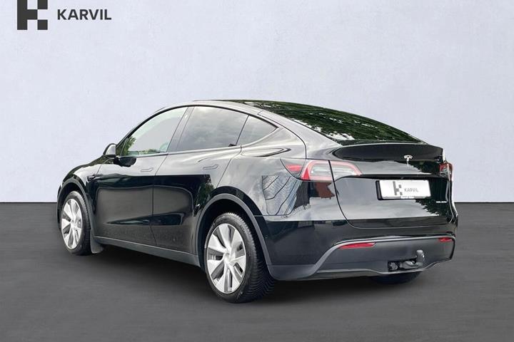 Sort Tesla Model Y fra 2022