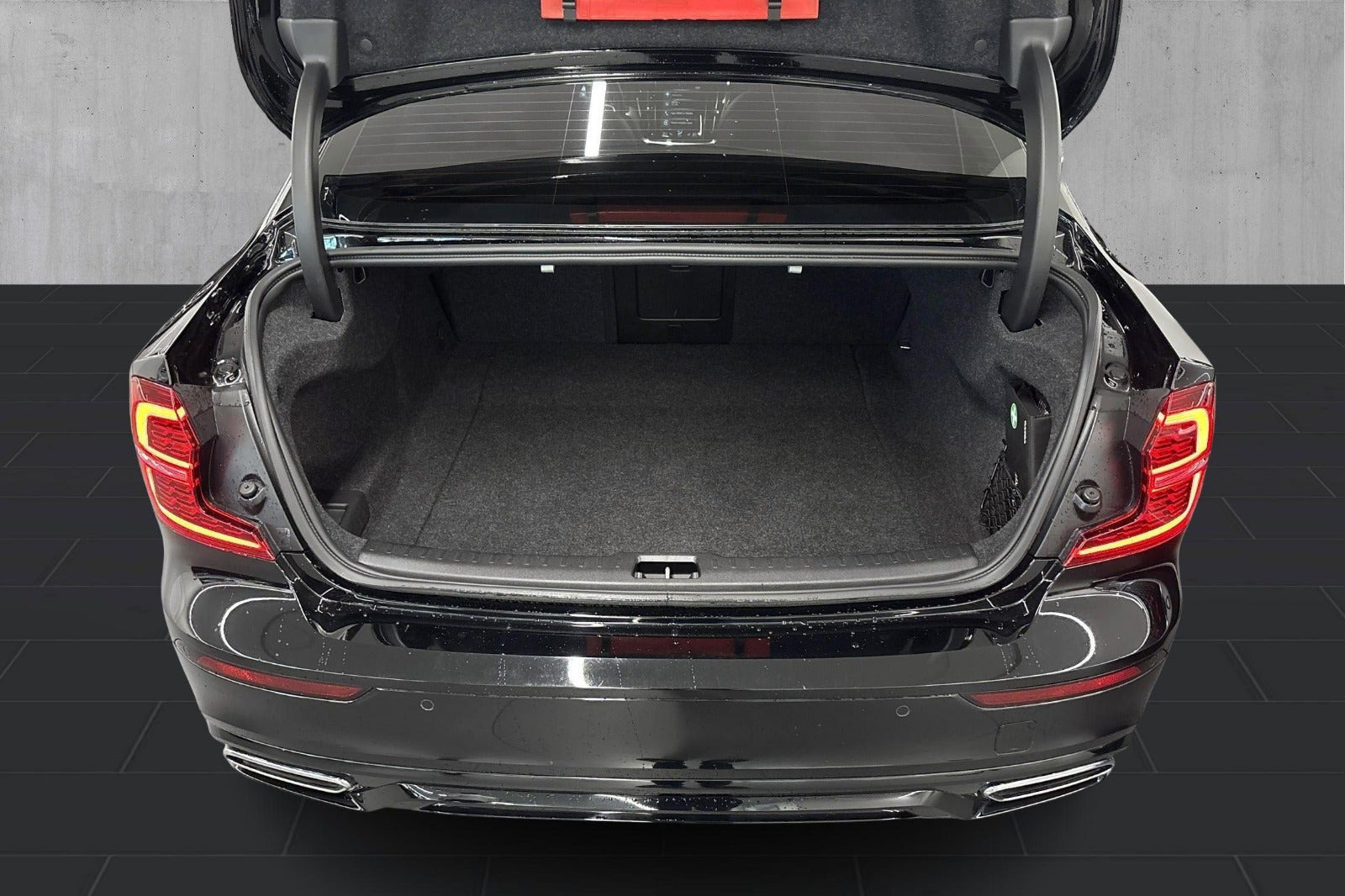 Sort Volvo S60 fra 2022