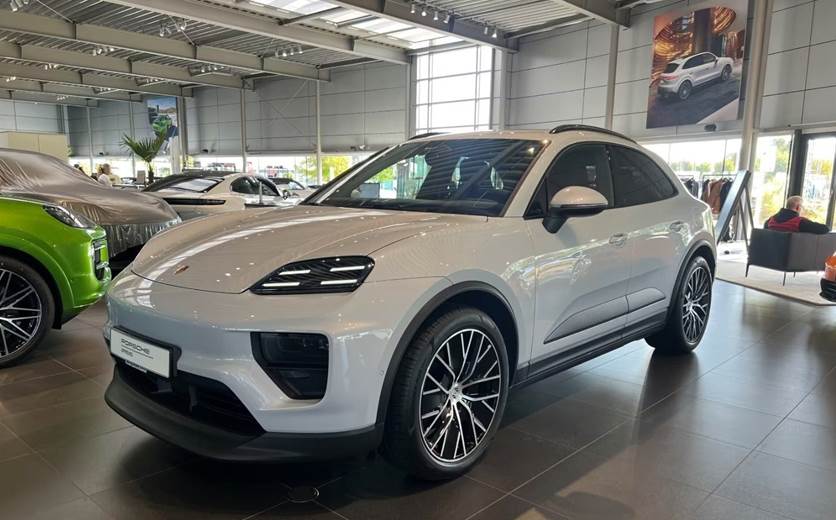 Porsche Macan 4