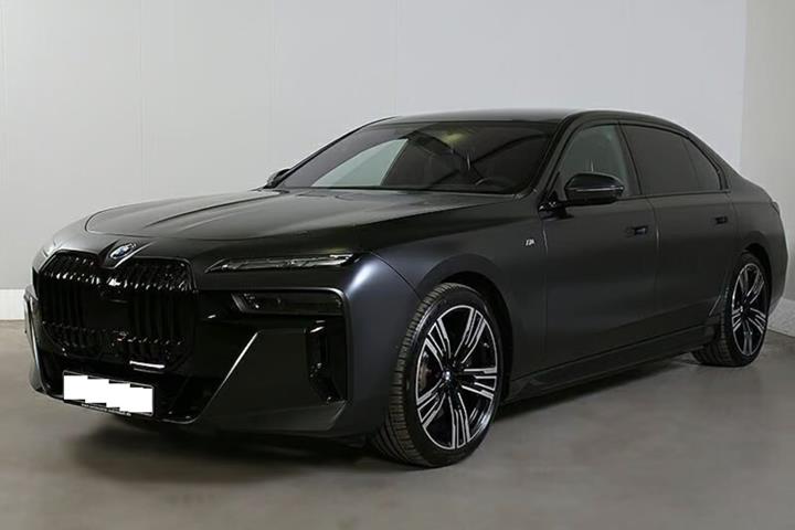 Sort BMW i7 fra 2023
