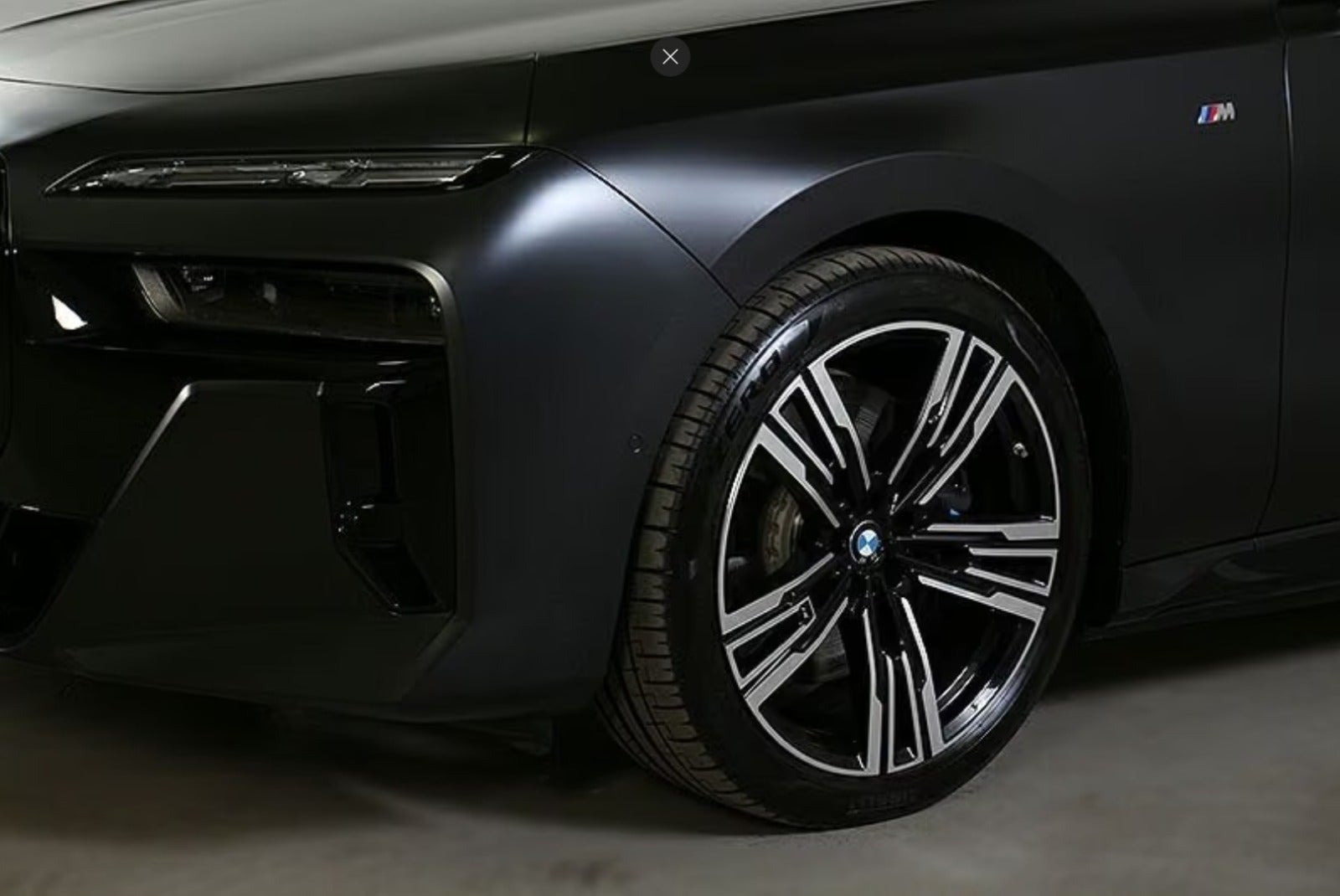 Sort BMW i7 fra 2023