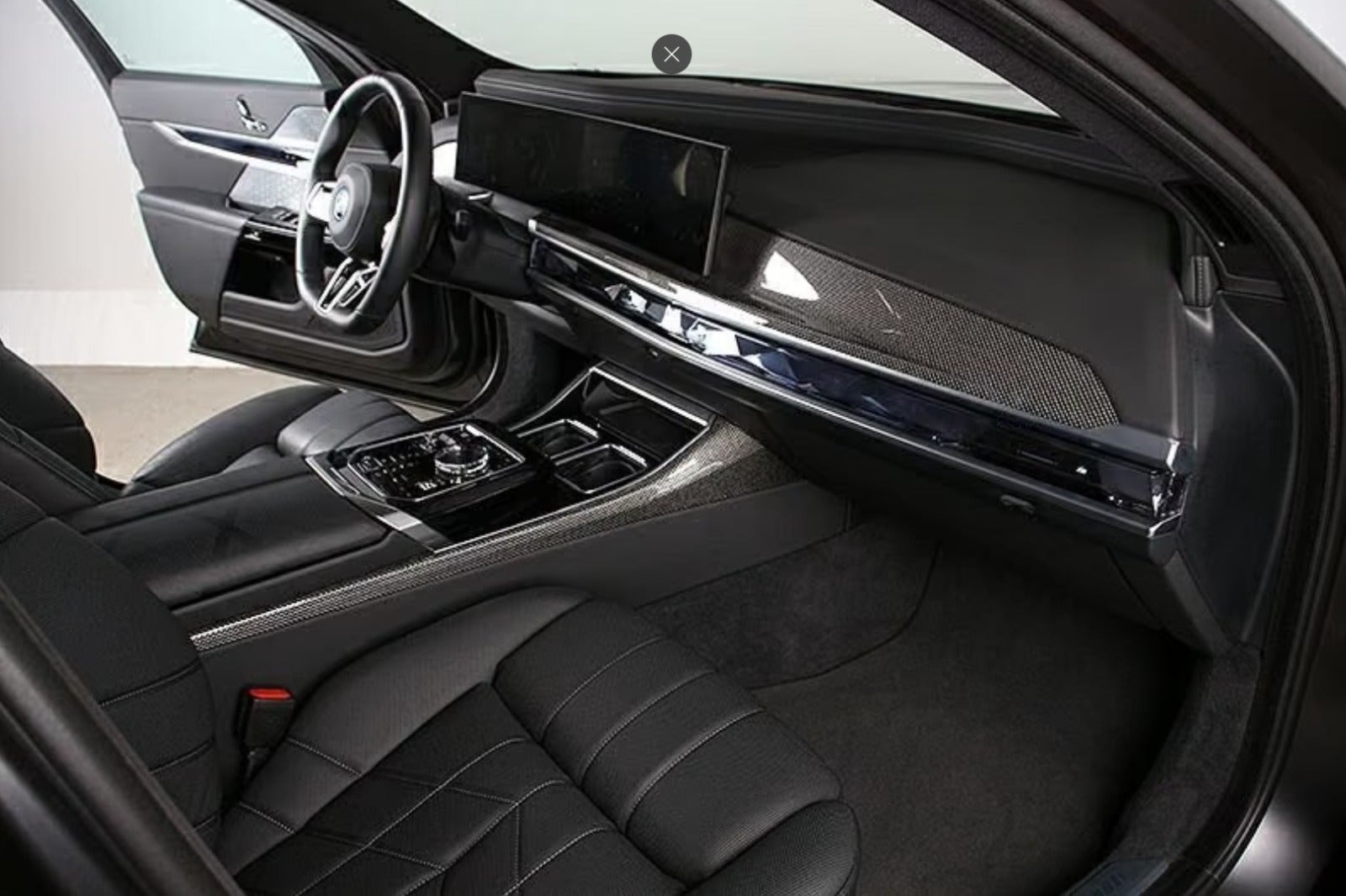 Sort BMW i7 fra 2023