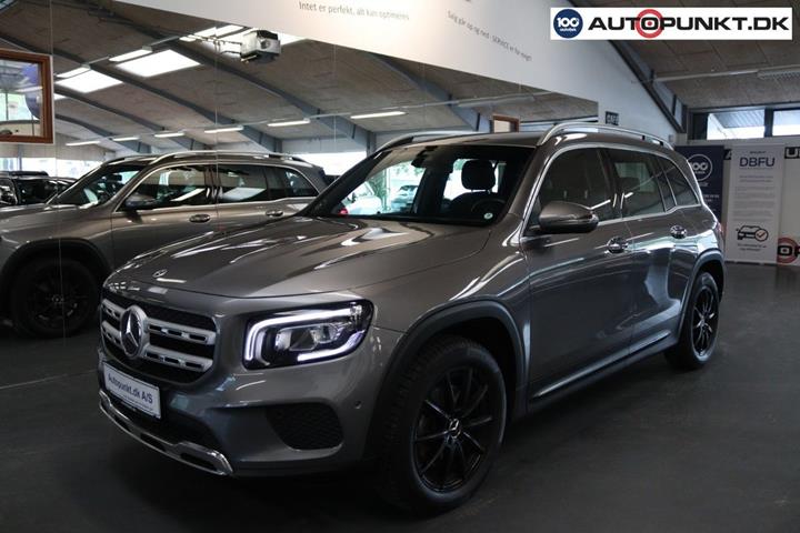 Grå Mercedes GLB200 d fra 2022