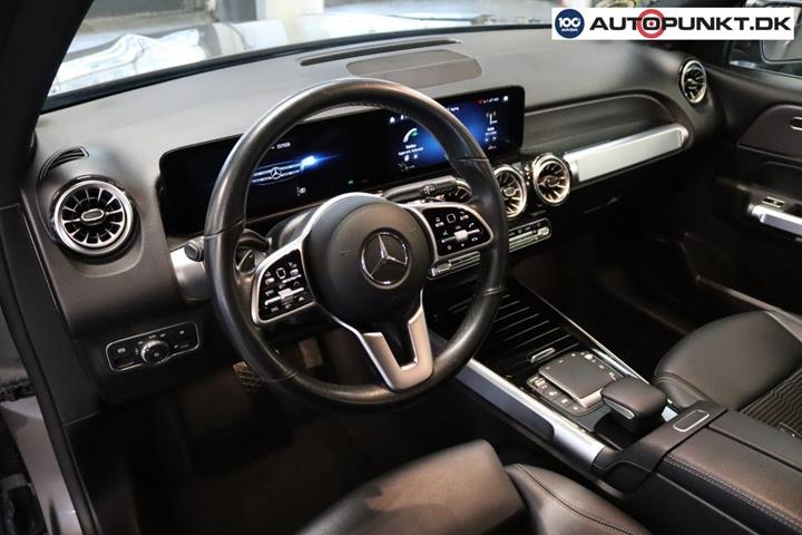 Grå Mercedes GLB200 d fra 2022