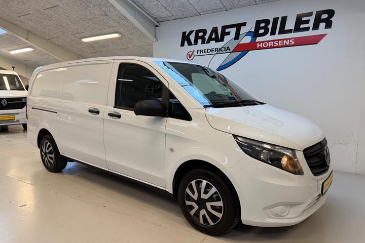 Hvid Mercedes Vito 114 fra 2021