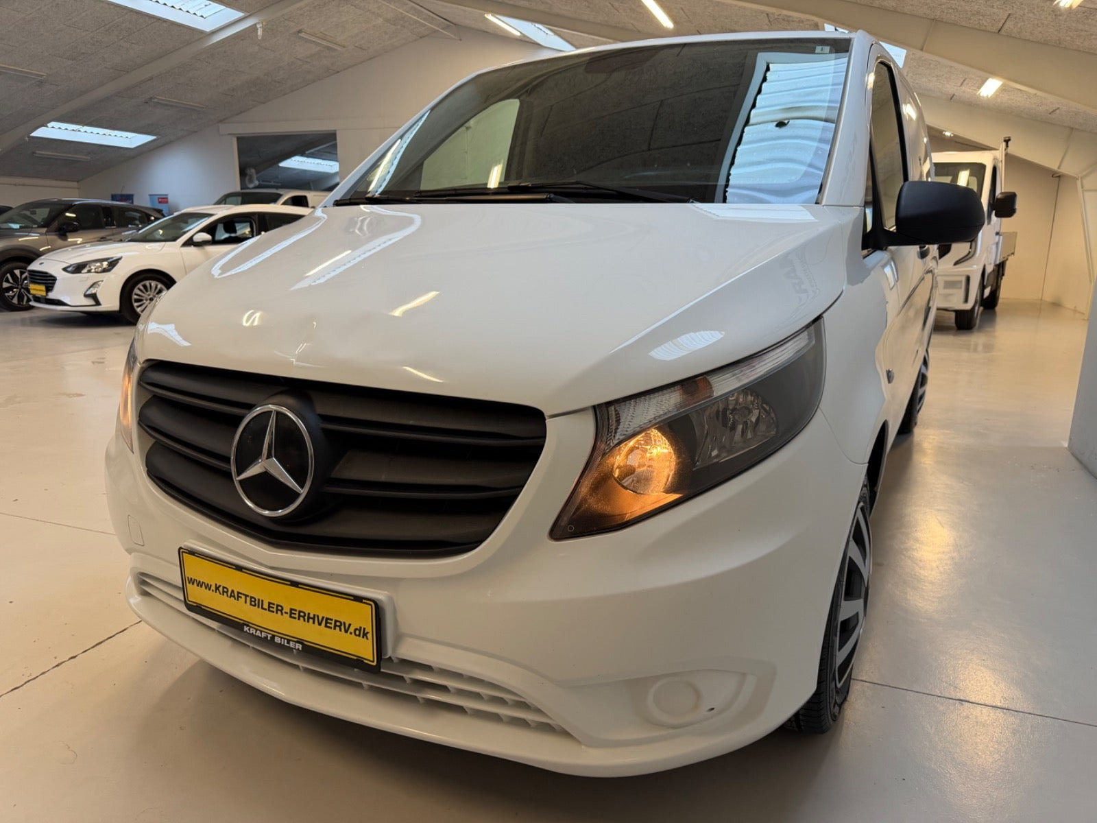Hvid Mercedes Vito 114 fra 2021