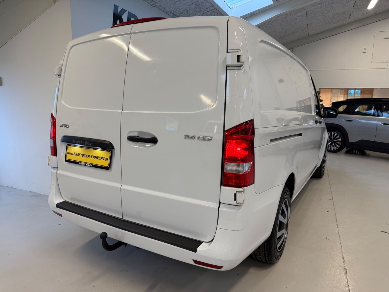 Hvid Mercedes Vito 114 fra 2021