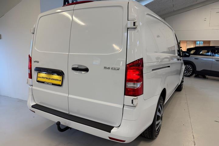 Hvid Mercedes Vito 114 fra 2021