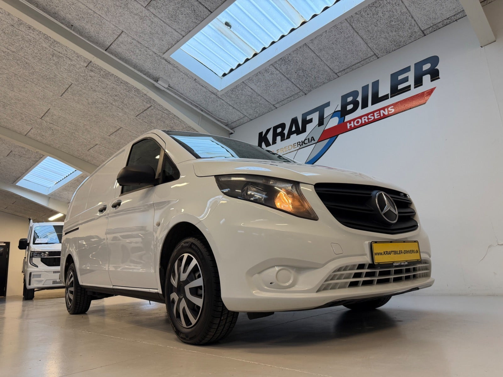 Hvid Mercedes Vito 114 fra 2021