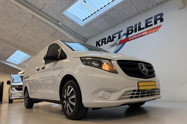 Hvid Mercedes Vito 114 fra 2021