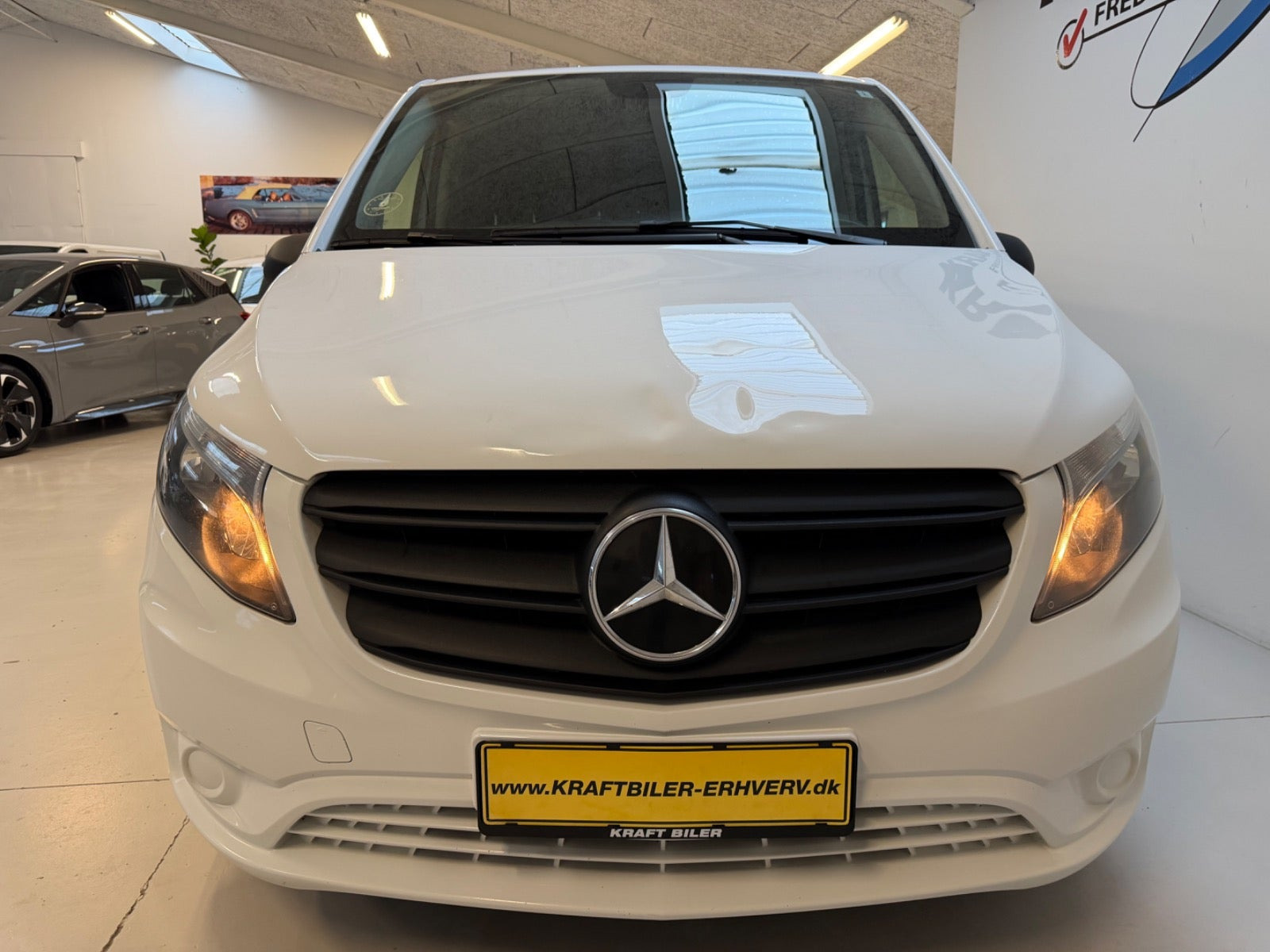 Hvid Mercedes Vito 114 fra 2021