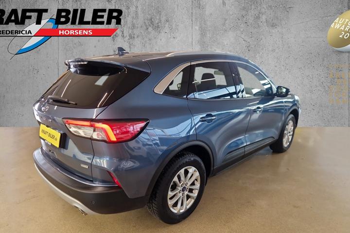 Blå Ford Kuga fra 2022