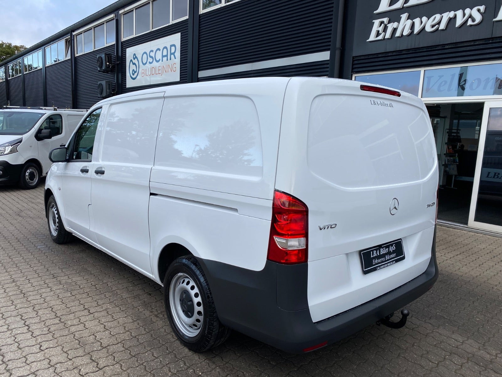 Hvid Mercedes Vito 114 fra 2022