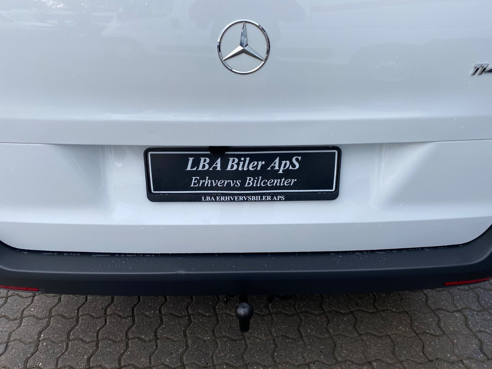 Hvid Mercedes Vito 114 fra 2022