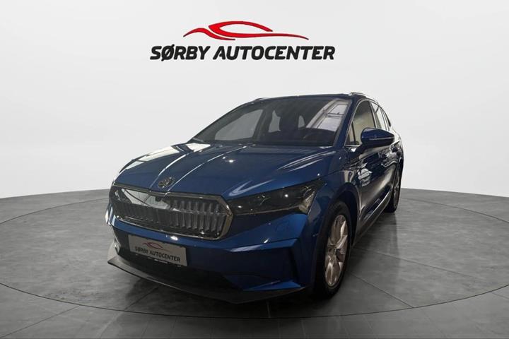 Blå Skoda Enyaq fra 2023