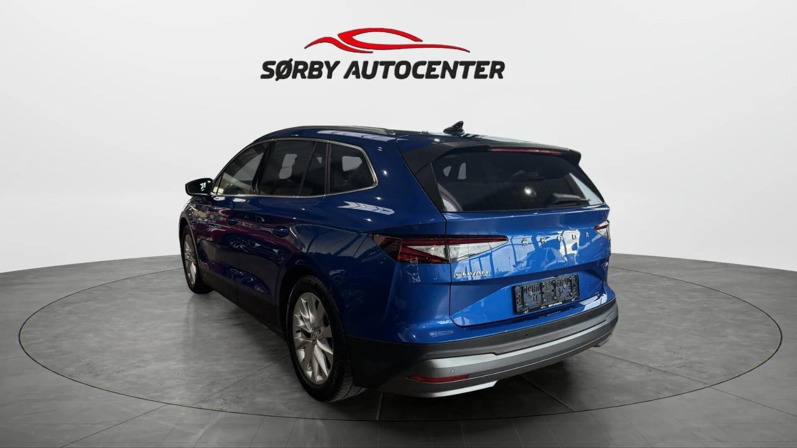 Blå Skoda Enyaq fra 2023