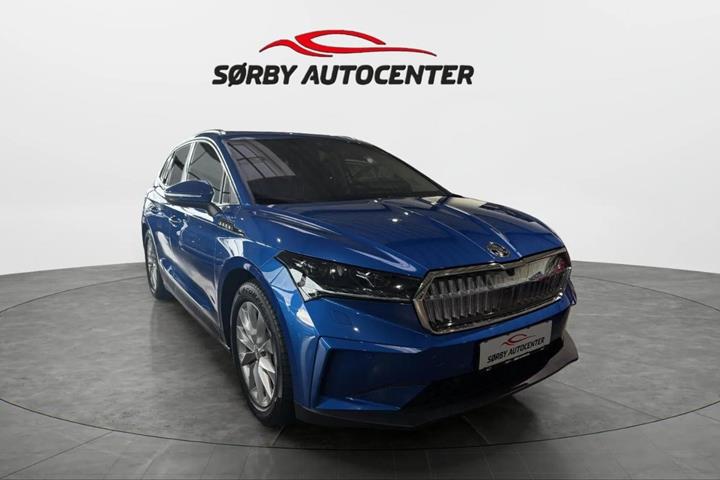 Blå Skoda Enyaq fra 2023