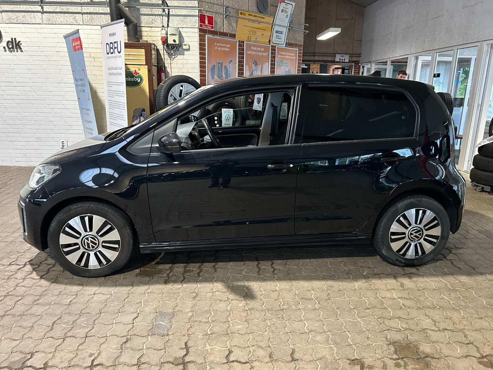 Sort VW E-UP! fra 2023