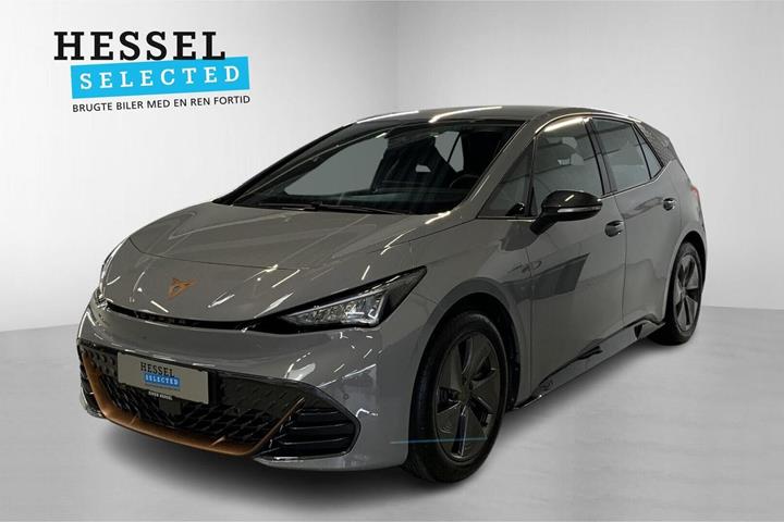 Grå Cupra Born fra 2024 set udefra