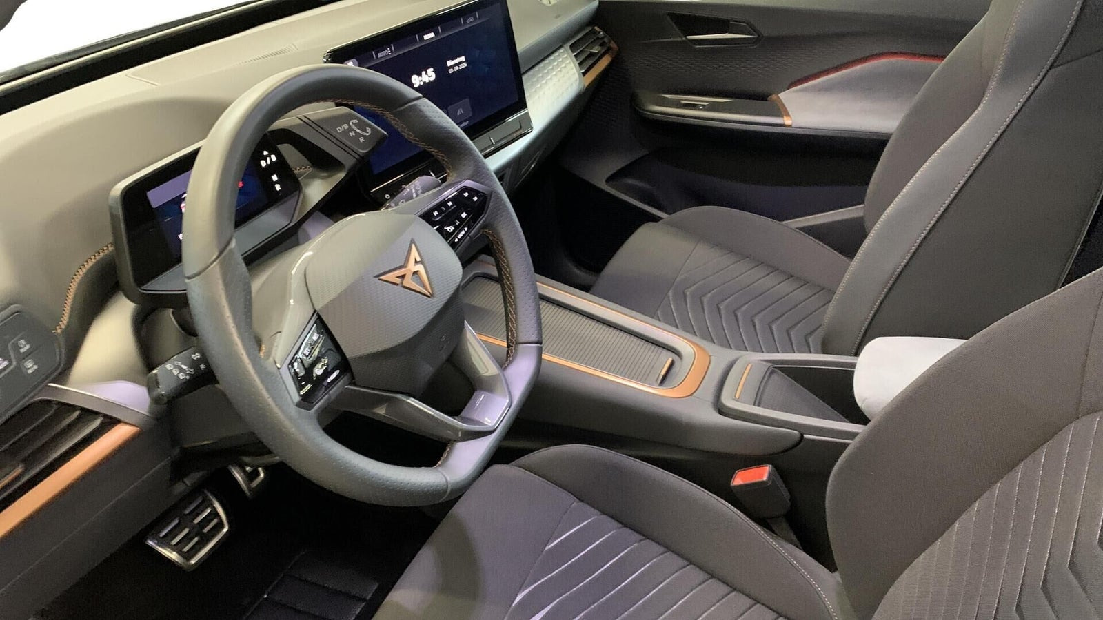 Grå Cupra Born fra 2024