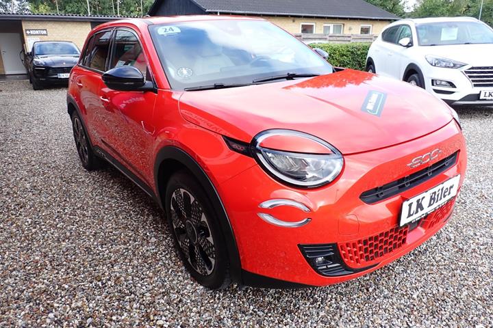 Orange Fiat 600e fra 2023