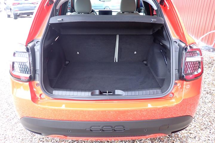 Orange Fiat 600e fra 2023
