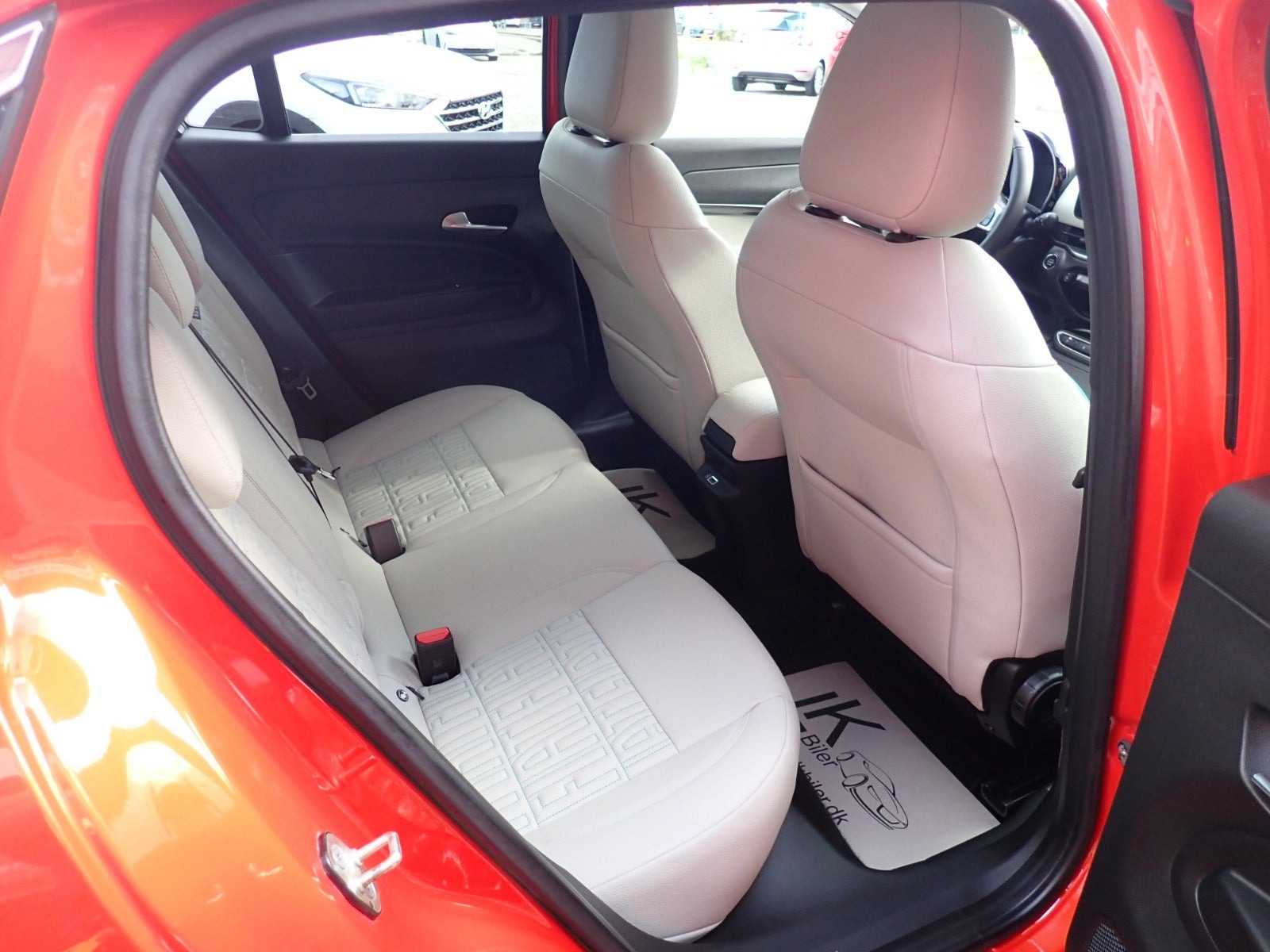 Orange Fiat 600e fra 2023