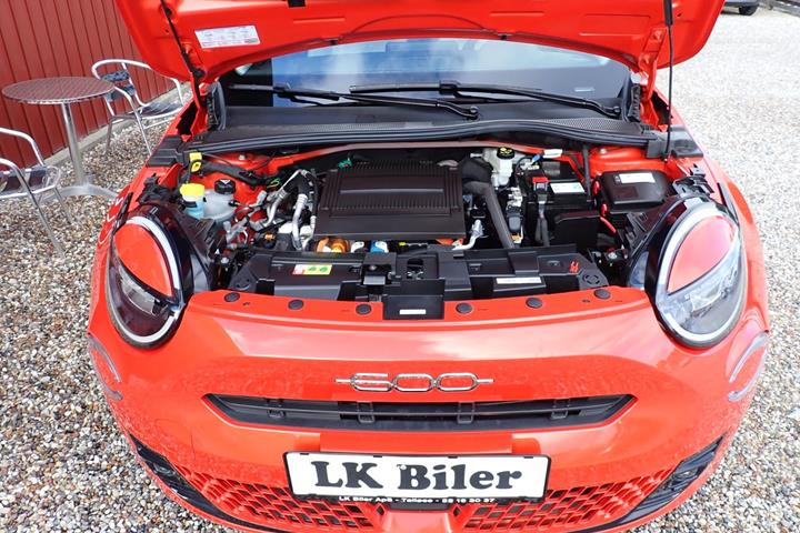 Orange Fiat 600e fra 2023