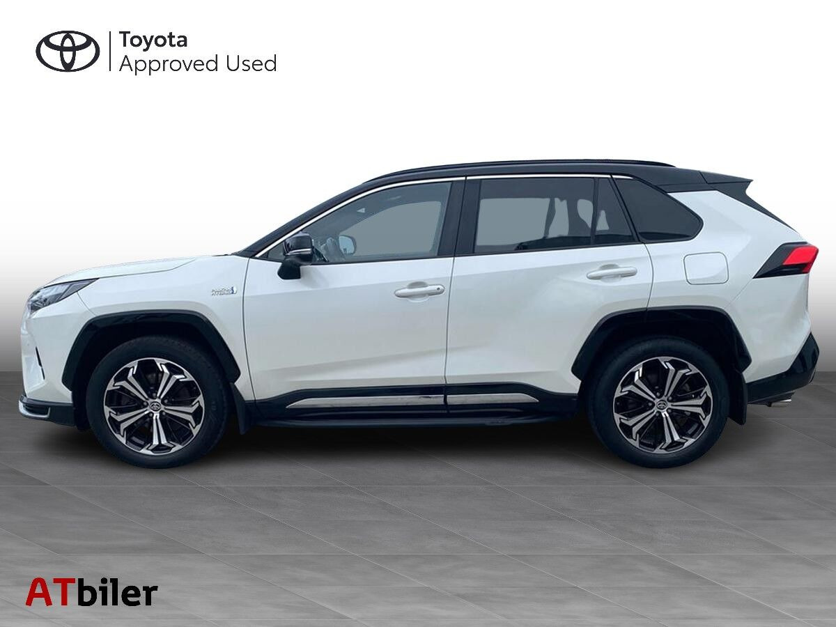 Hvid Toyota RAV4 Plug-in fra 2022