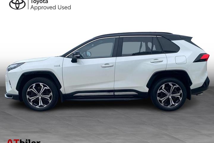 Hvid Toyota RAV4 Plug-in fra 2022