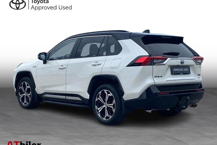 Hvid Toyota RAV4 Plug-in fra 2022