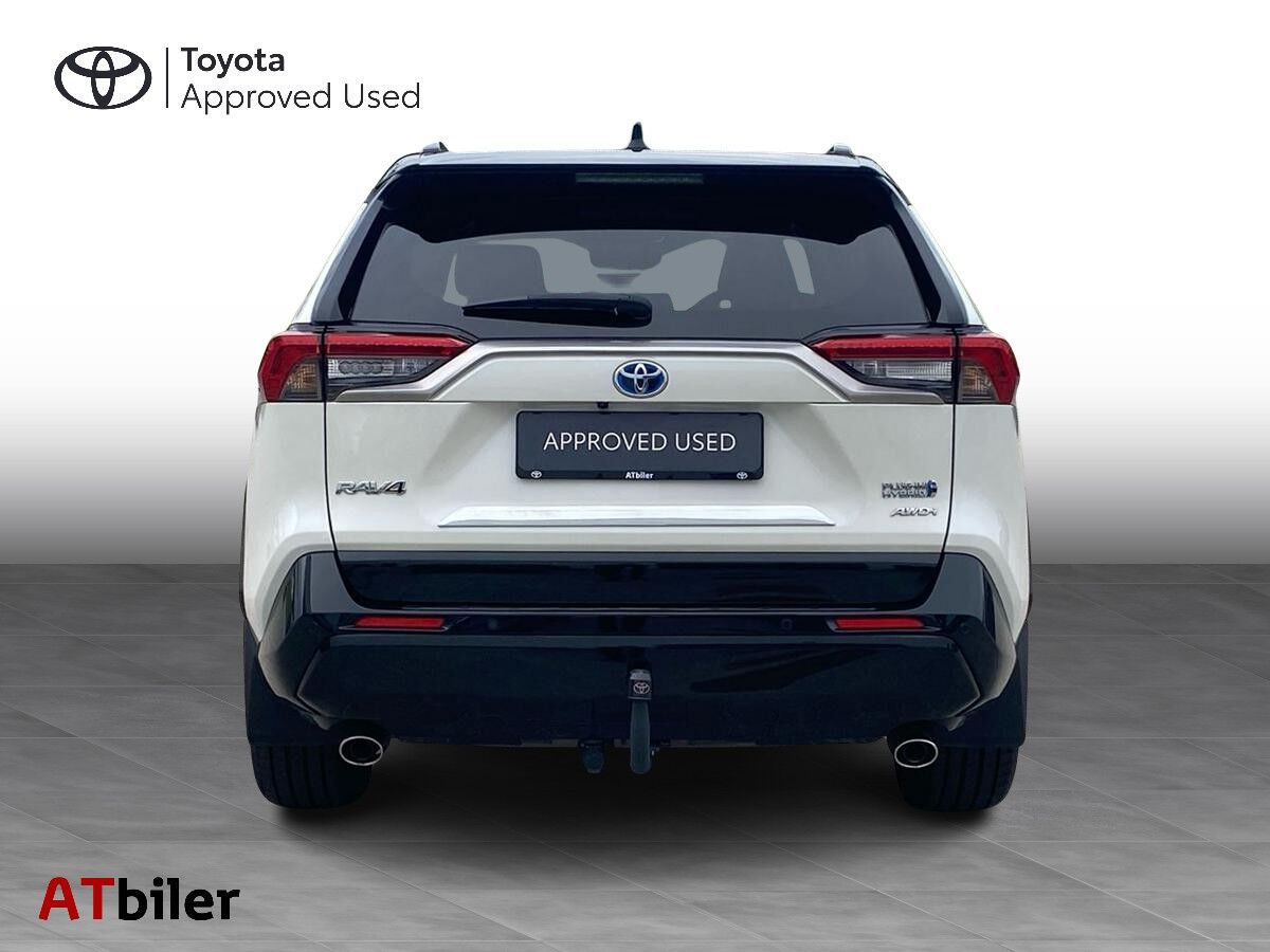 Hvid Toyota RAV4 Plug-in fra 2022