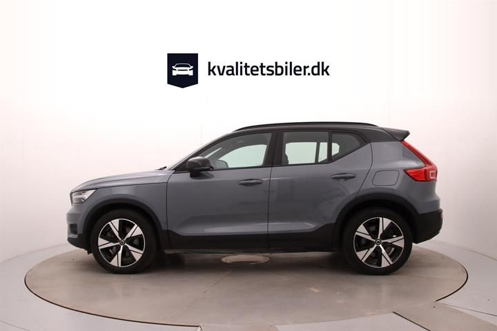 Grå Volvo XC40 fra 2022
