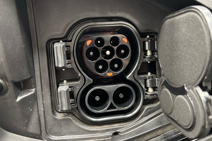 Sort Nissan Ariya fra 2026