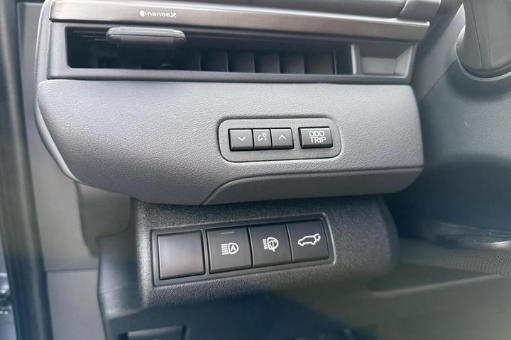 Sølv Toyota bZ4X Touring fra 2026