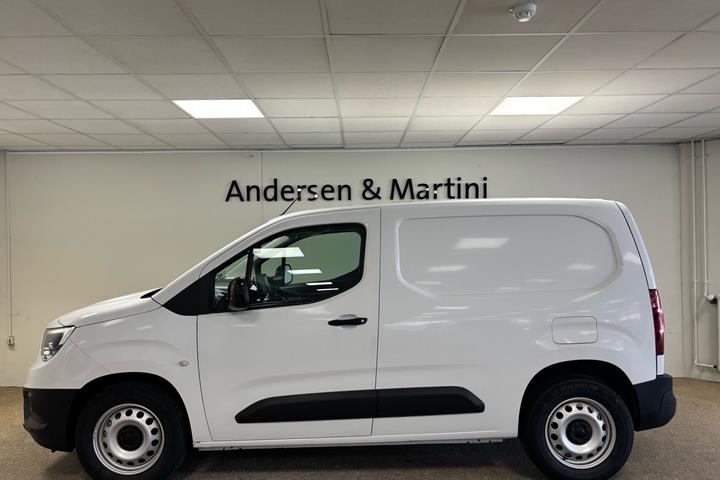 Hvid Opel Combo-e fra 2025