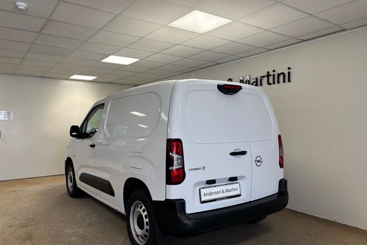 Hvid Opel Combo-e fra 2025