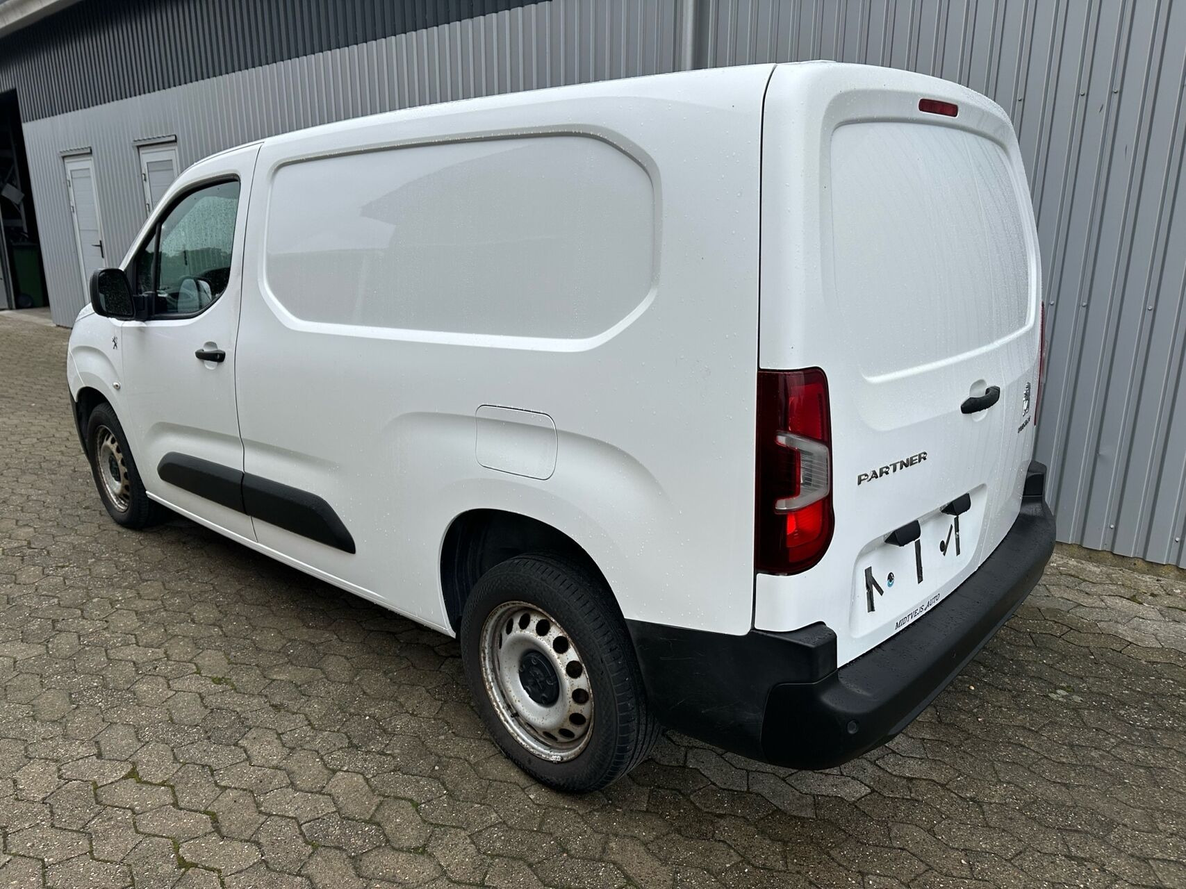 Hvid Peugeot Partner fra 2020