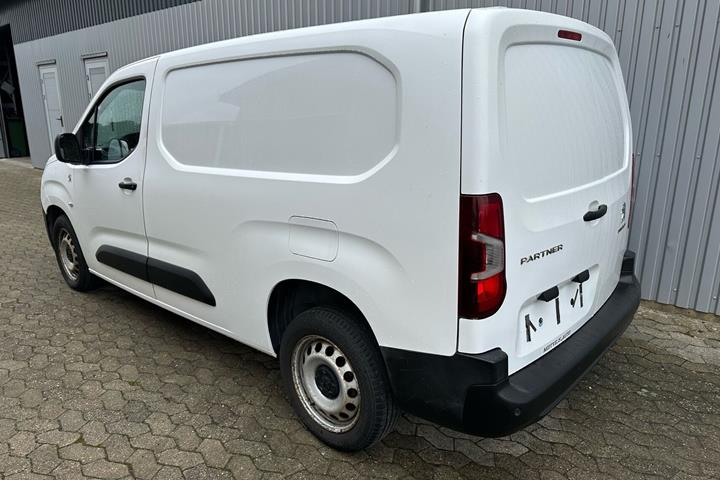 Hvid Peugeot Partner fra 2020