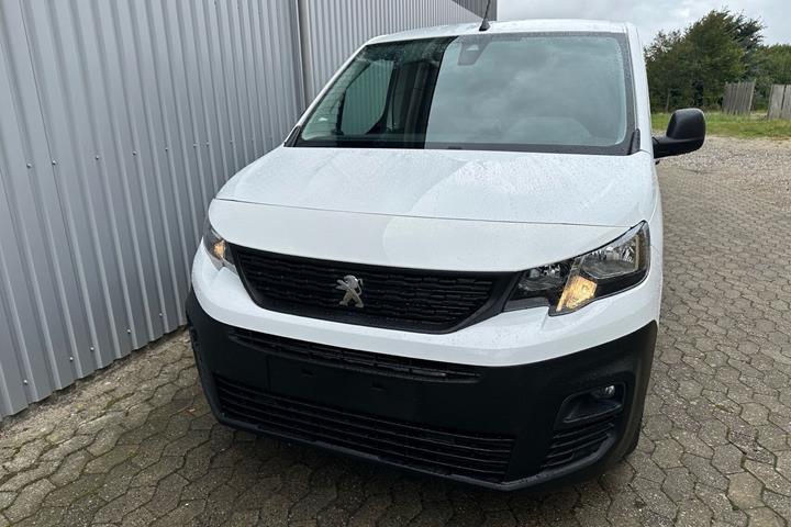 Hvid Peugeot Partner fra 2020