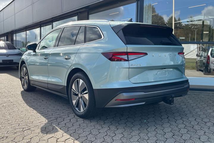 Grå Skoda Enyaq fra 2023