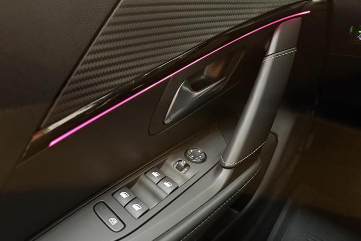 Sort Peugeot e-208 fra 2022