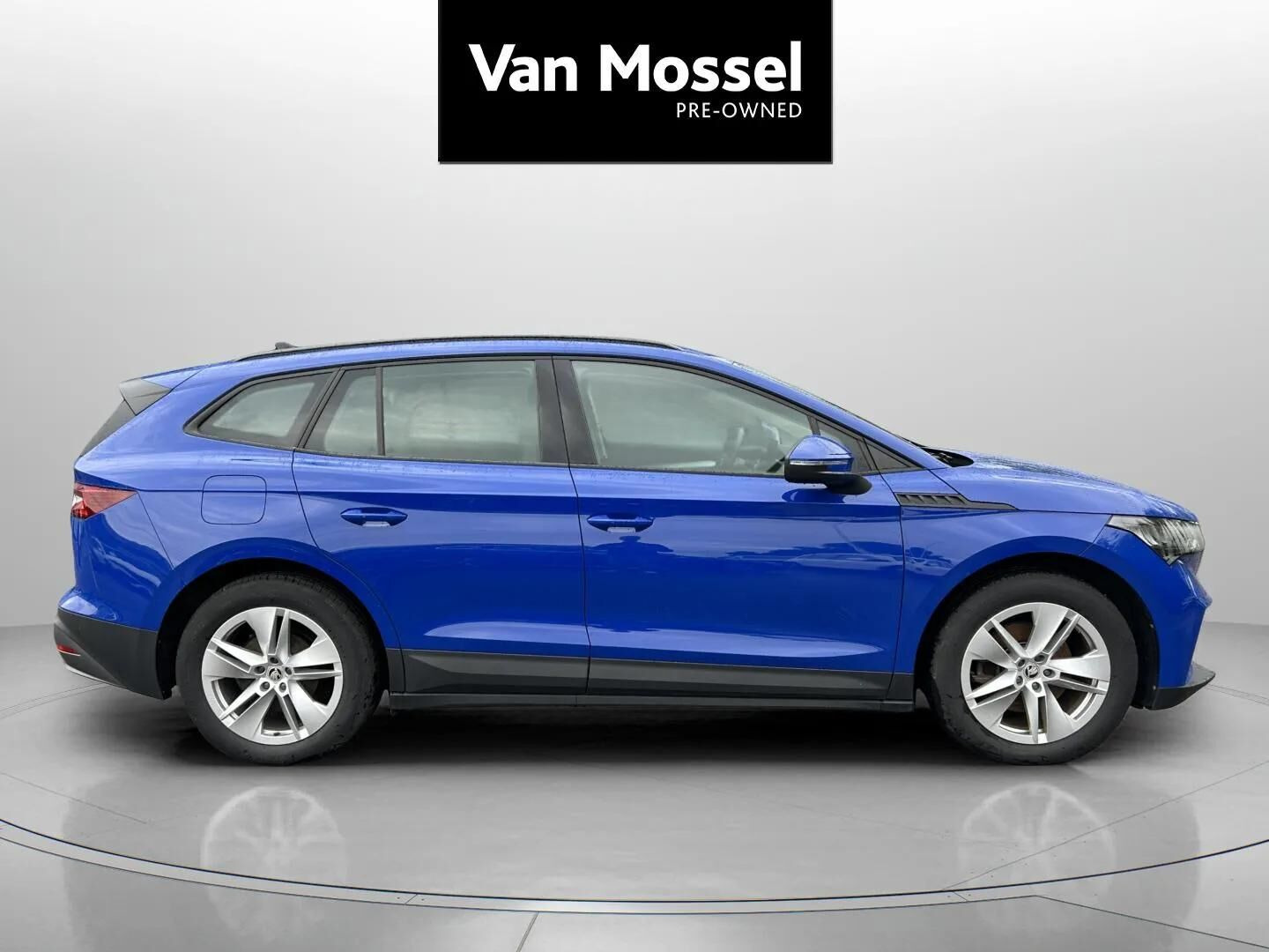 Blå Skoda Enyaq fra 2024