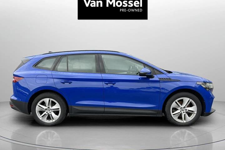 Blå Skoda Enyaq fra 2024