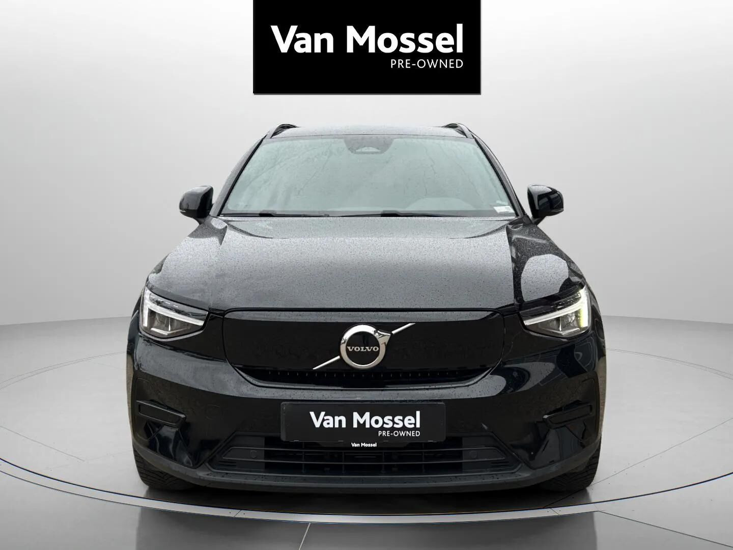Sort Volvo XC40 fra 2023
