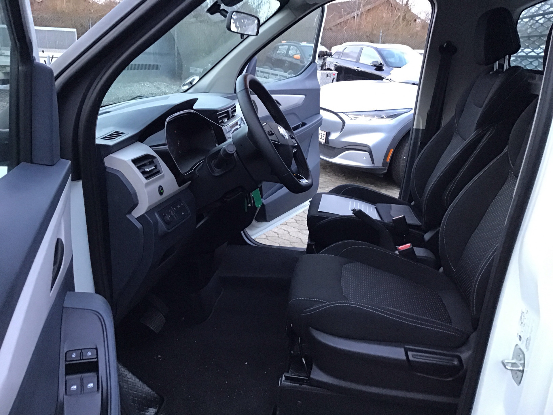 Hvid Maxus e-Deliver 3 fra 2025