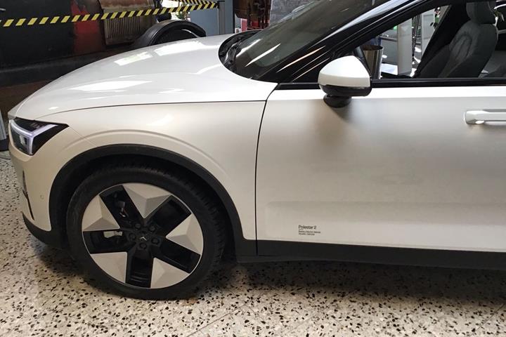 Hvid Polestar 2 fra 2022